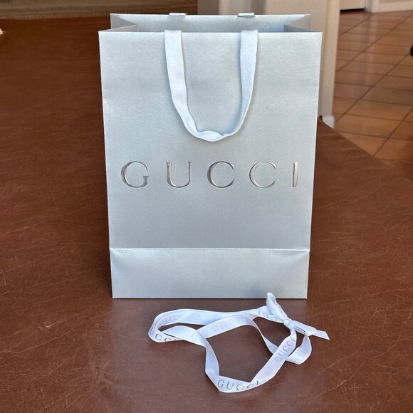 Gucci Silver Paper Shopping Bag with Ribbon - Picture 2 of 12